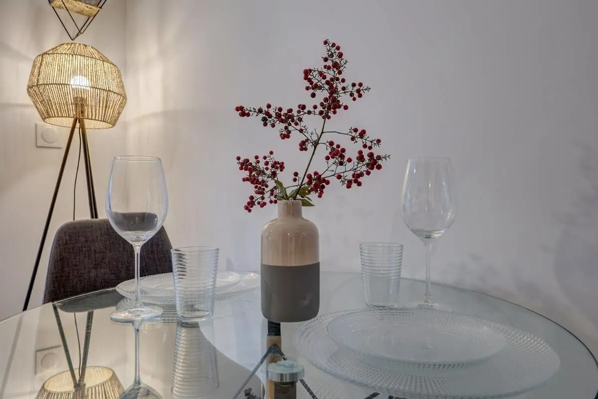 Gare Austerlitz Renovated & Comfortable 8 Guests Paris Apartment